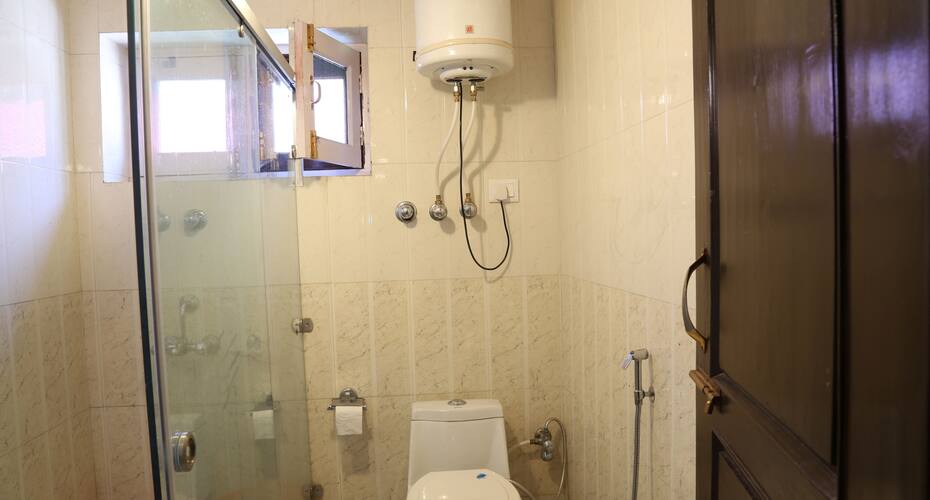 Hotel Naqash Residency, Srinagar 5